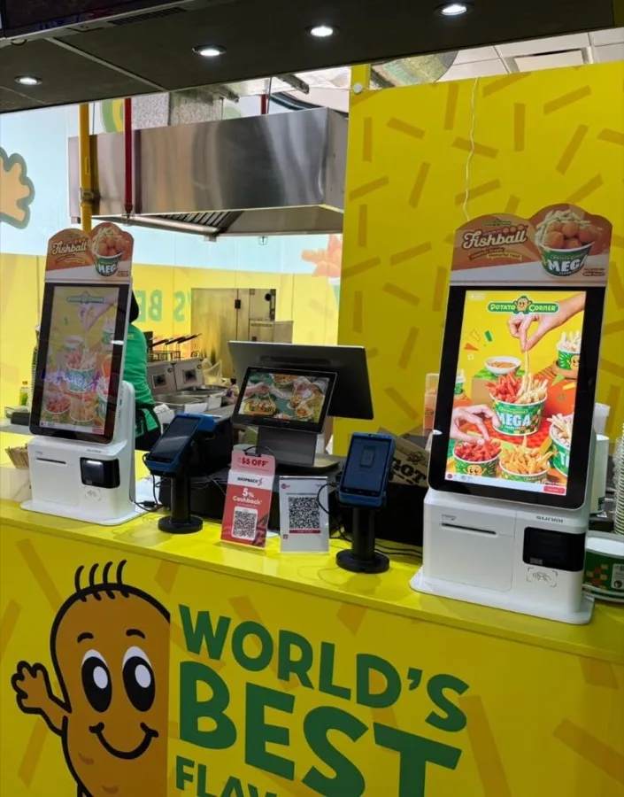 WarelyPOS running at a Singapore F&B counter