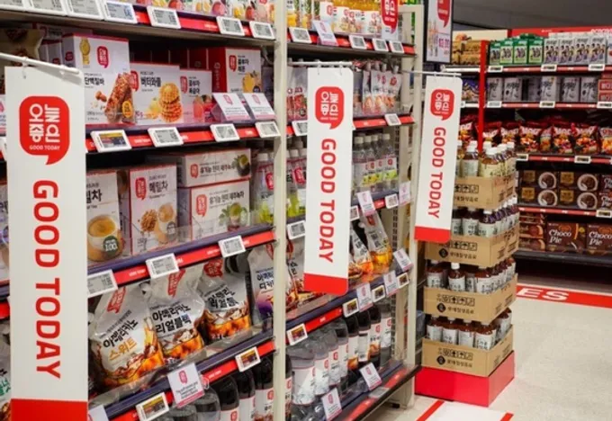 A Singapore retail shop running on Warely